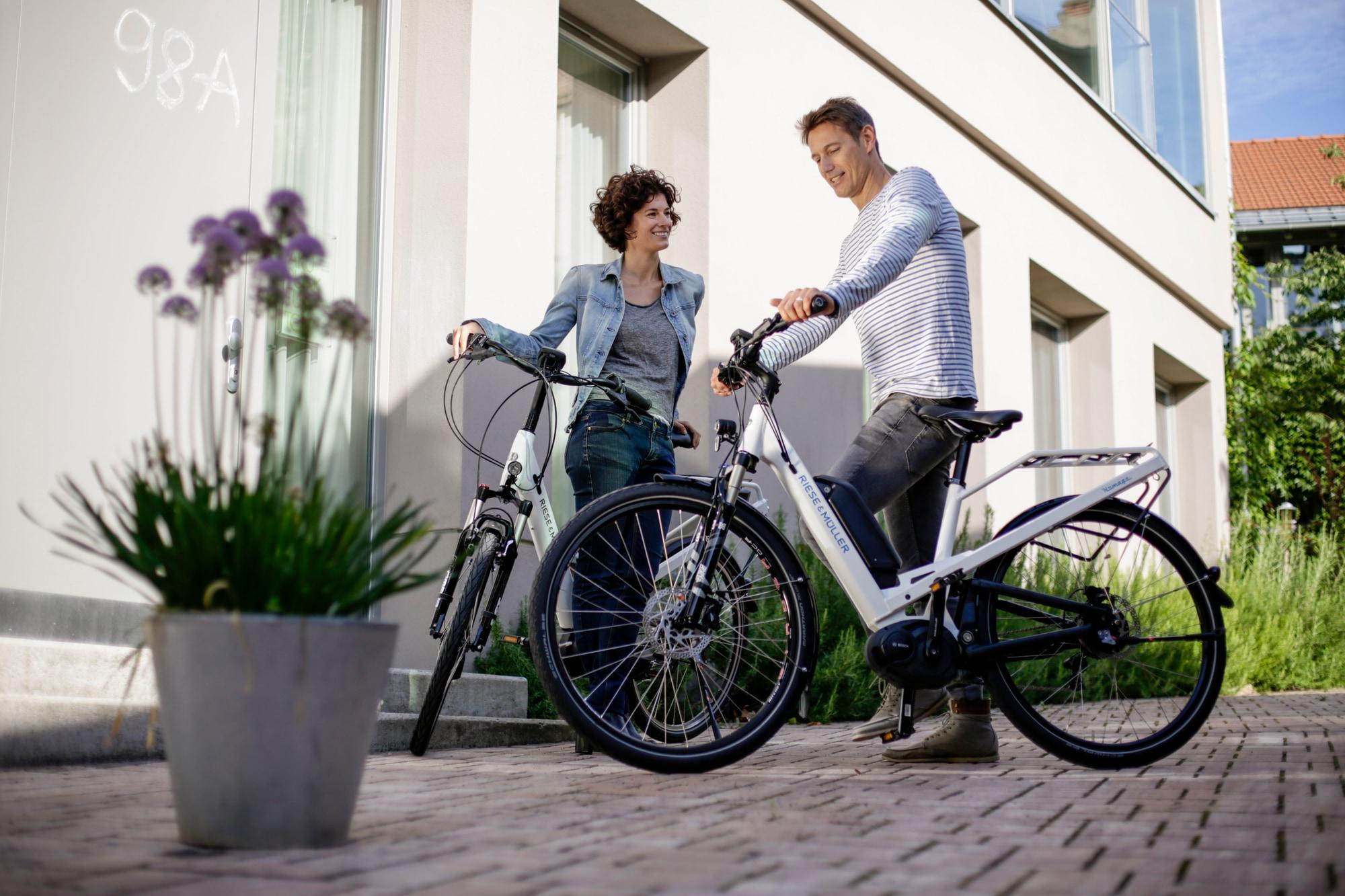 Entdecken Sie das Riese & Müller Homage 2017. Stilvolles E-Bike-Design für urbane Abenteuer. Perfekt für komfortabl