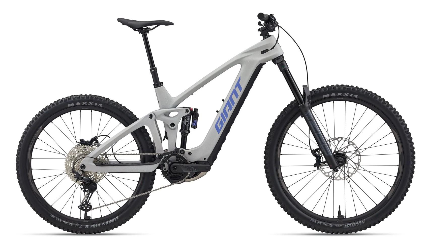 Giant Reign Advanced E+ e-Mountainbike in Seitenansicht