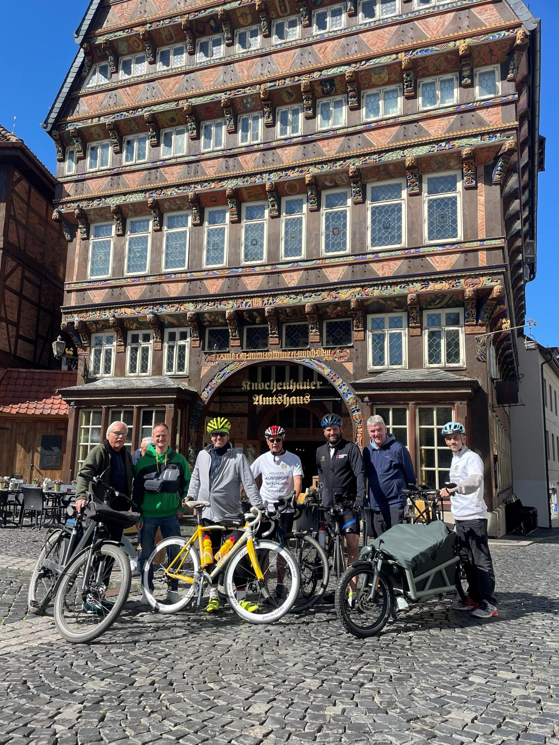 Das Bild zeigt Eindrück der Speckis Charity Tour