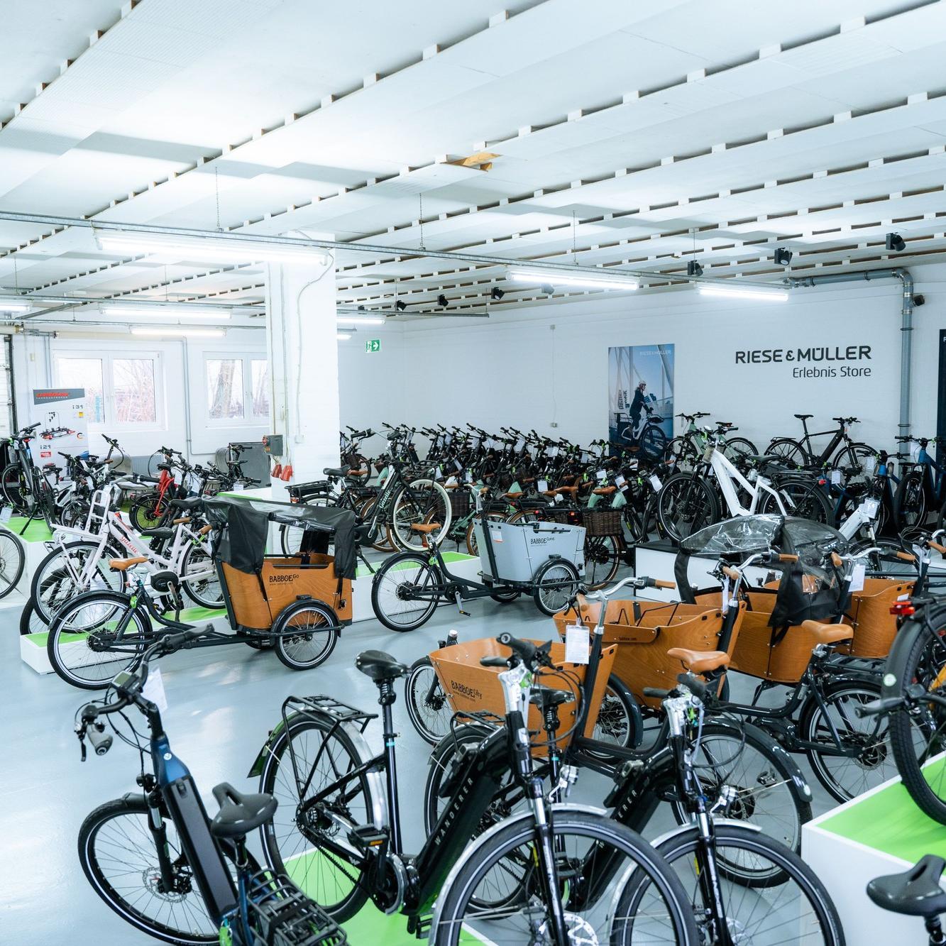 Frühlingshafte Preise in der e-Motion e-Bike Welt in Hamburg-Alstertal.