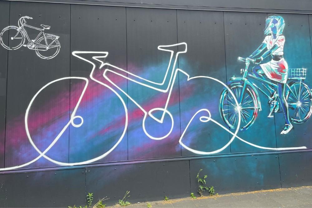 Das begonnene Graffiti in der Taunusstraße
