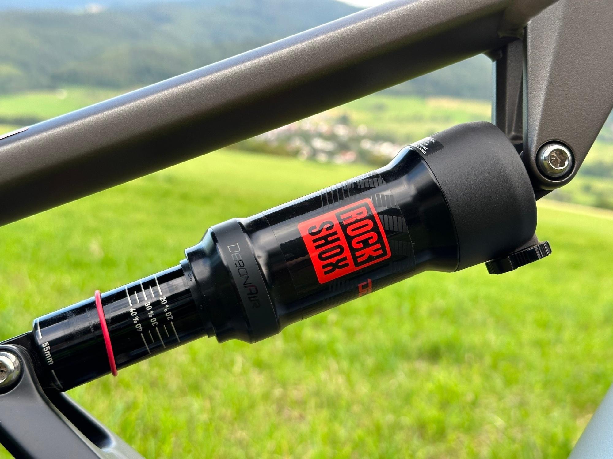 Das Bild zeigt die Federung eines Hercules Nos FS SUV 2.2