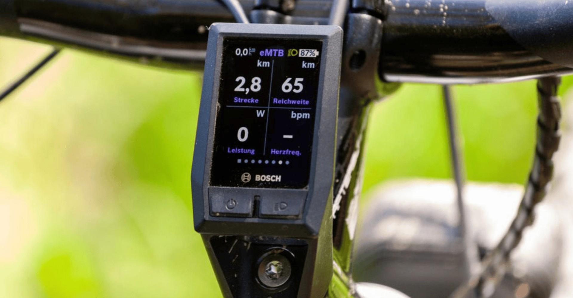 Das Bosch Kiox Display zeigt eine Übersicht mit verschiedenen Inhalten