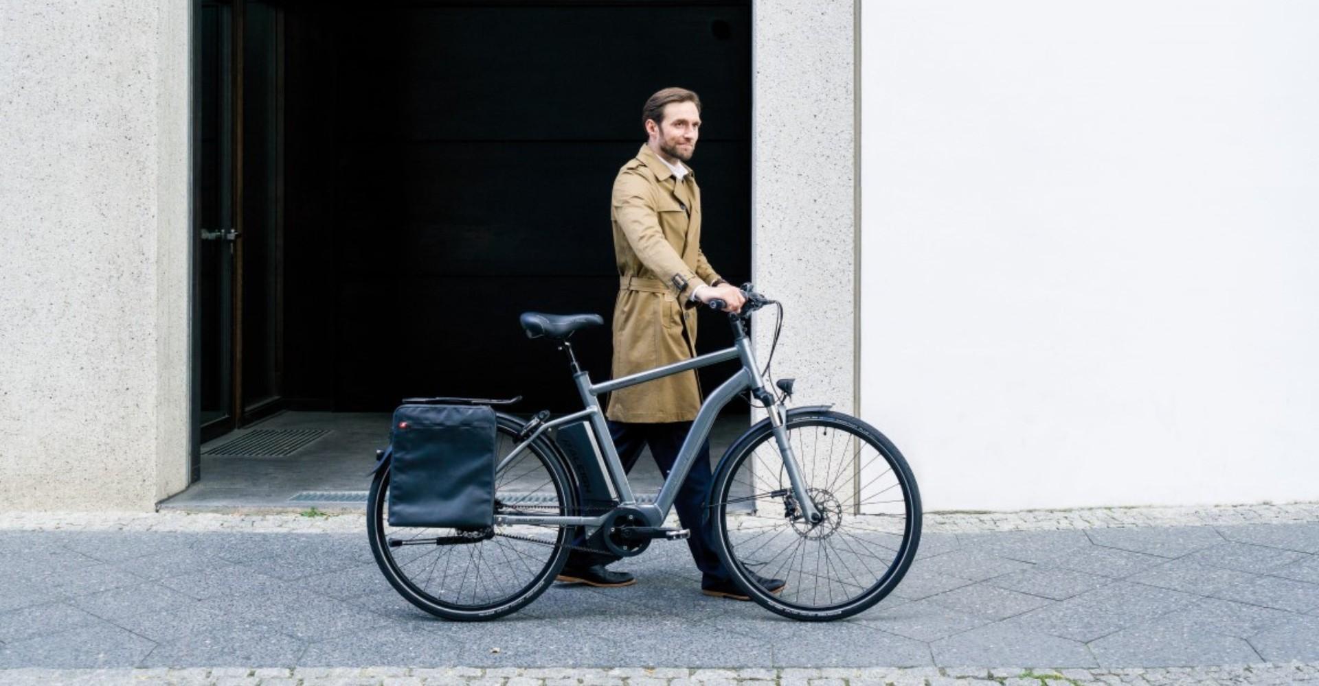 Das Bild zeigt ein modernes E-Bike, ausgestattet mit dem Impulse 2.0 Antriebssystem von Raleigh, das für seine zuve