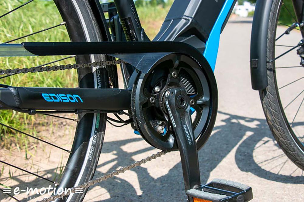 Nahansicht des Tretlagers inklusive Pedale