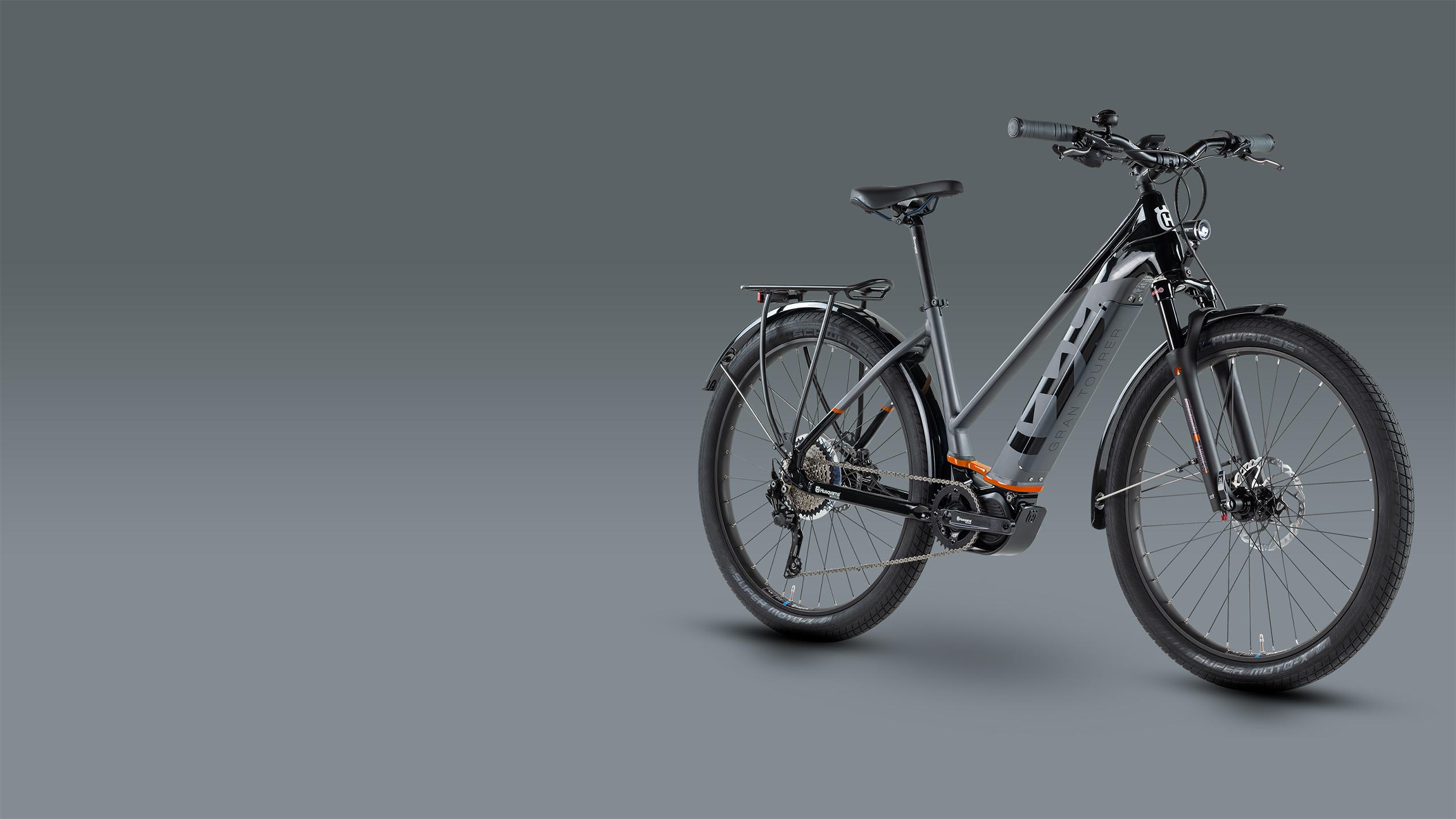 Bild von einem Husqvarna Gran Tourer 5 vor einem neutralen Hintergrund