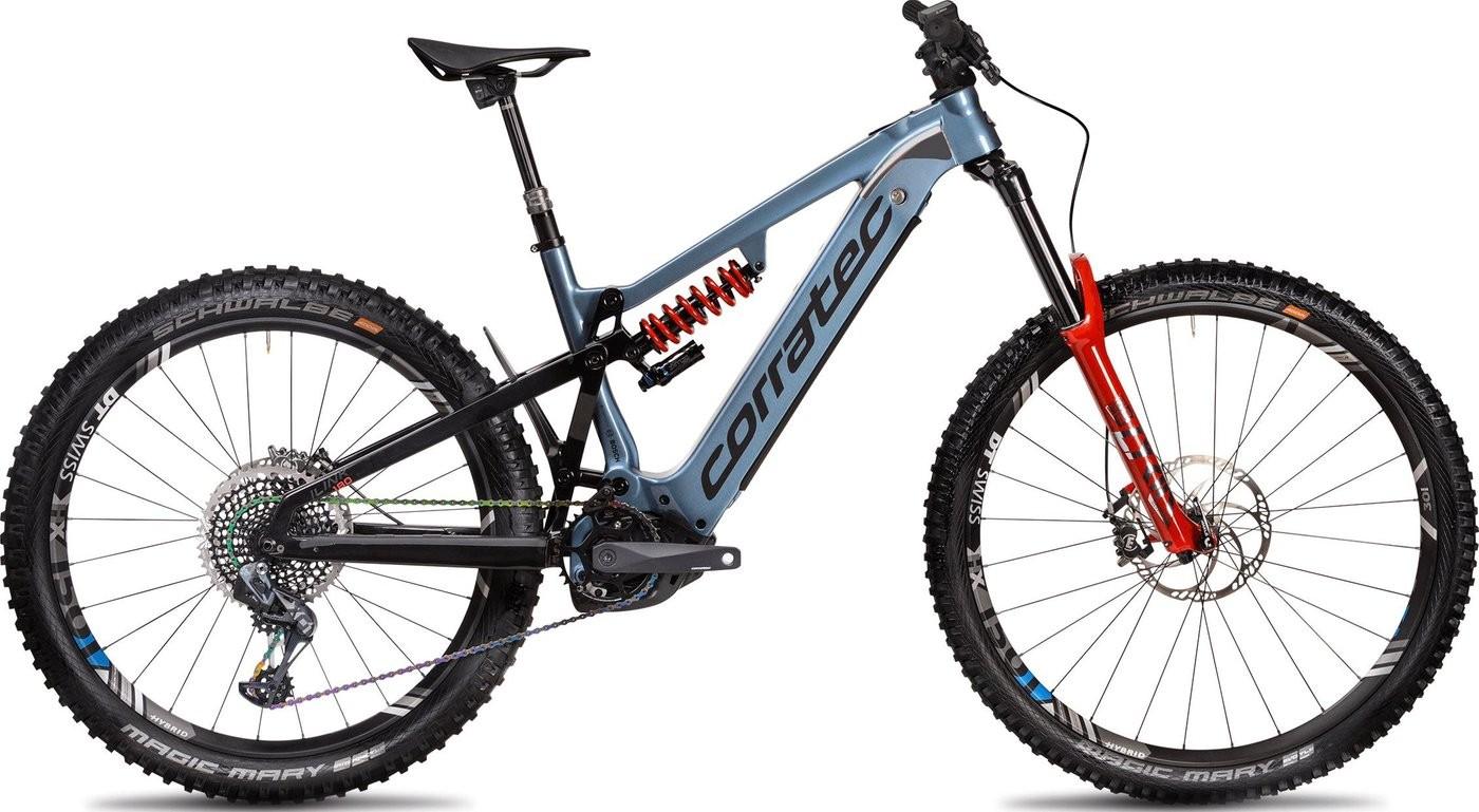 Das Bild zeigt das Corratec Ilink 180 Factory, ein leistungsstarkes E-Bike, das für Mountainbiker konzipiert ist.