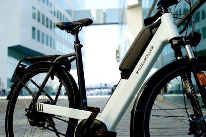 Das Bild zeigt ein Riese & Müller blueLABEL Nevo