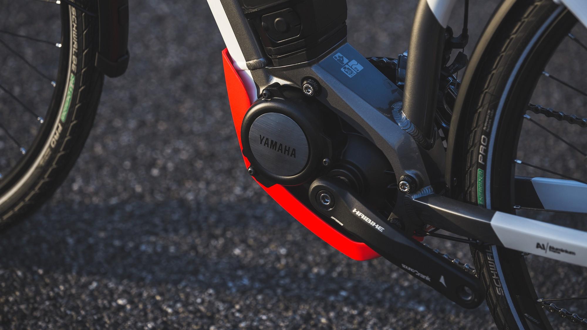 Das Bild zeigt den Antriebsbereich eines Haibike SDURO Trekking E-Bikes, ausgestattet mit einem Yamaha Motor.