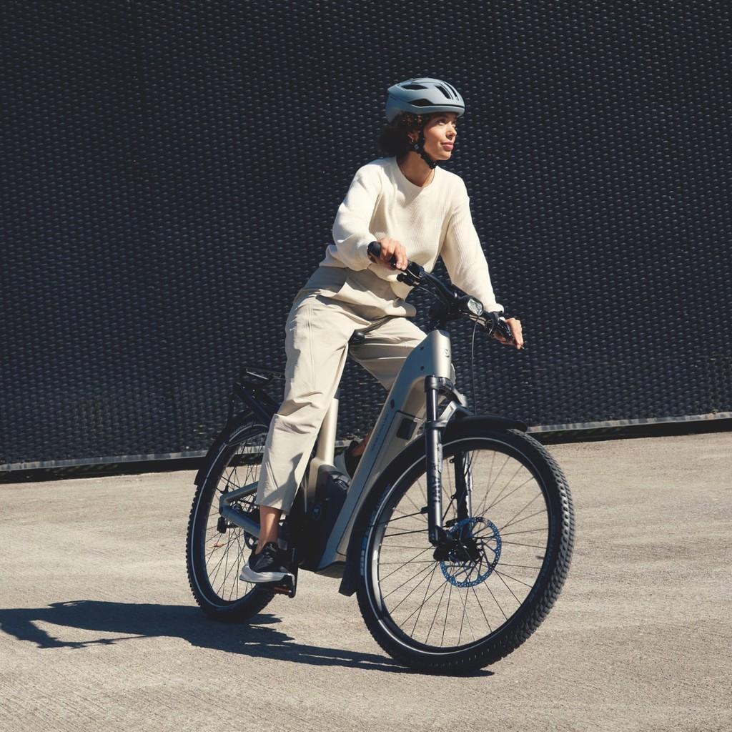 Entdecken Sie das elegante Riese & Müller E-Bike – ideal für urbane Abenteuer mit Stil und Komfort. Perfekt für mod