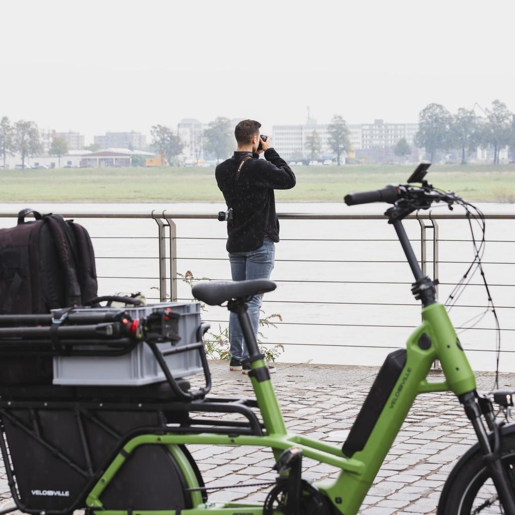 Entdecken Sie das Velo de Ville Loady E-Bike, perfekt für Ihre urbanen Abenteuer. Stilvolles Design und praktischer