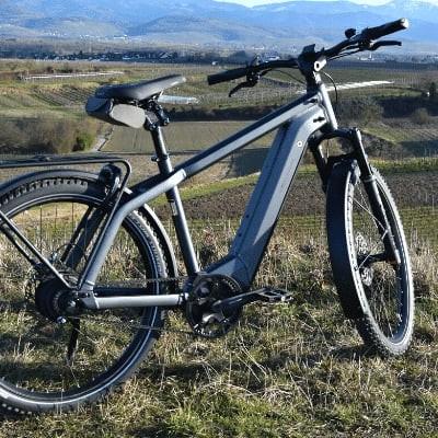 Riese & Müller Charger3 E-Bike in malerischer Landschaft