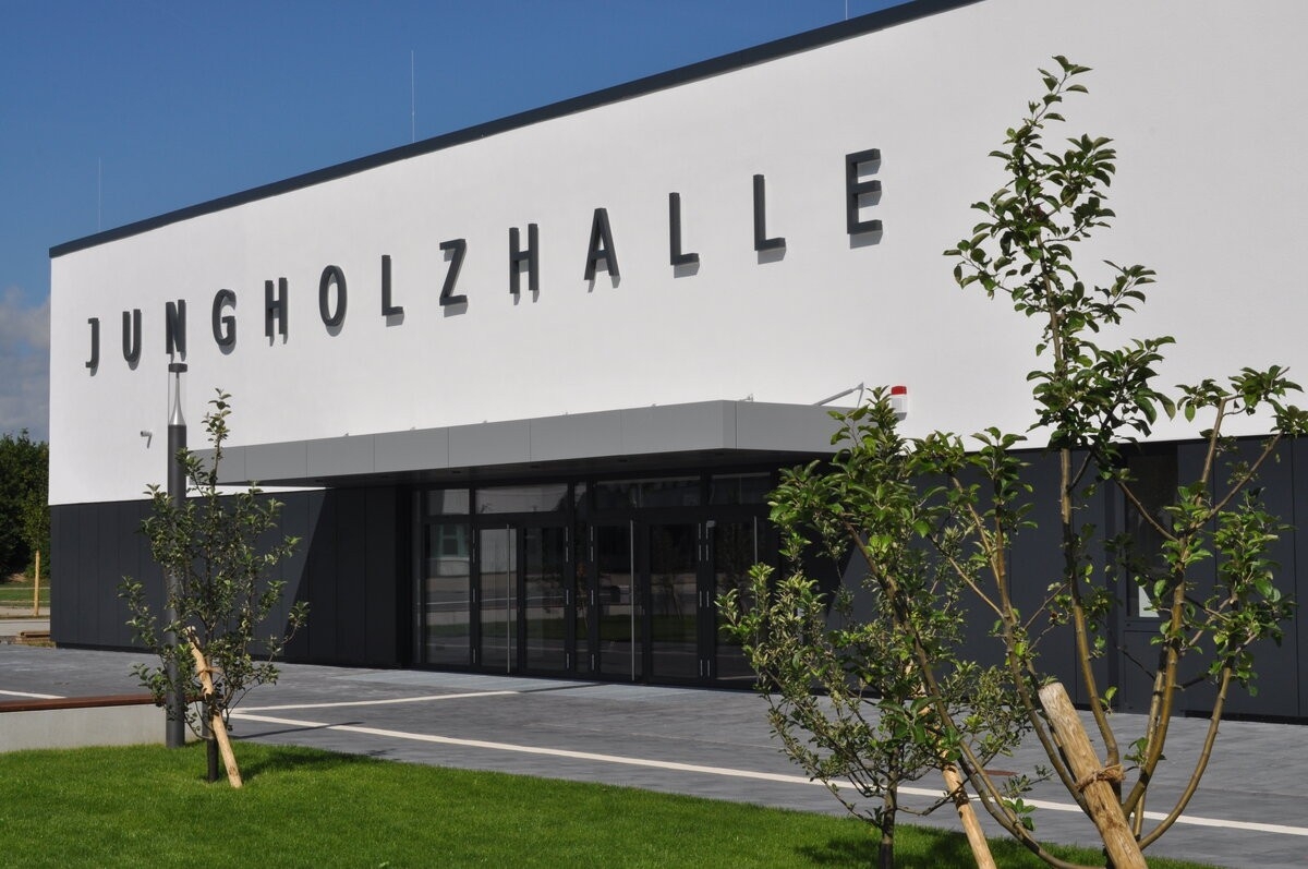 Die Außenfassade der Jungholzhalle