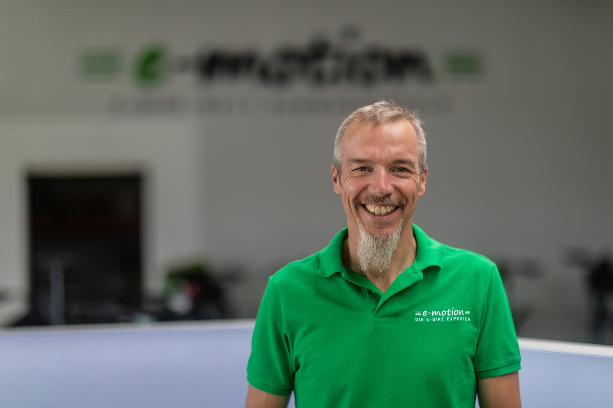 Das Bild zeigt Herbert Manz aus der e-motion e-Bike Welt Schwarzenfeld.