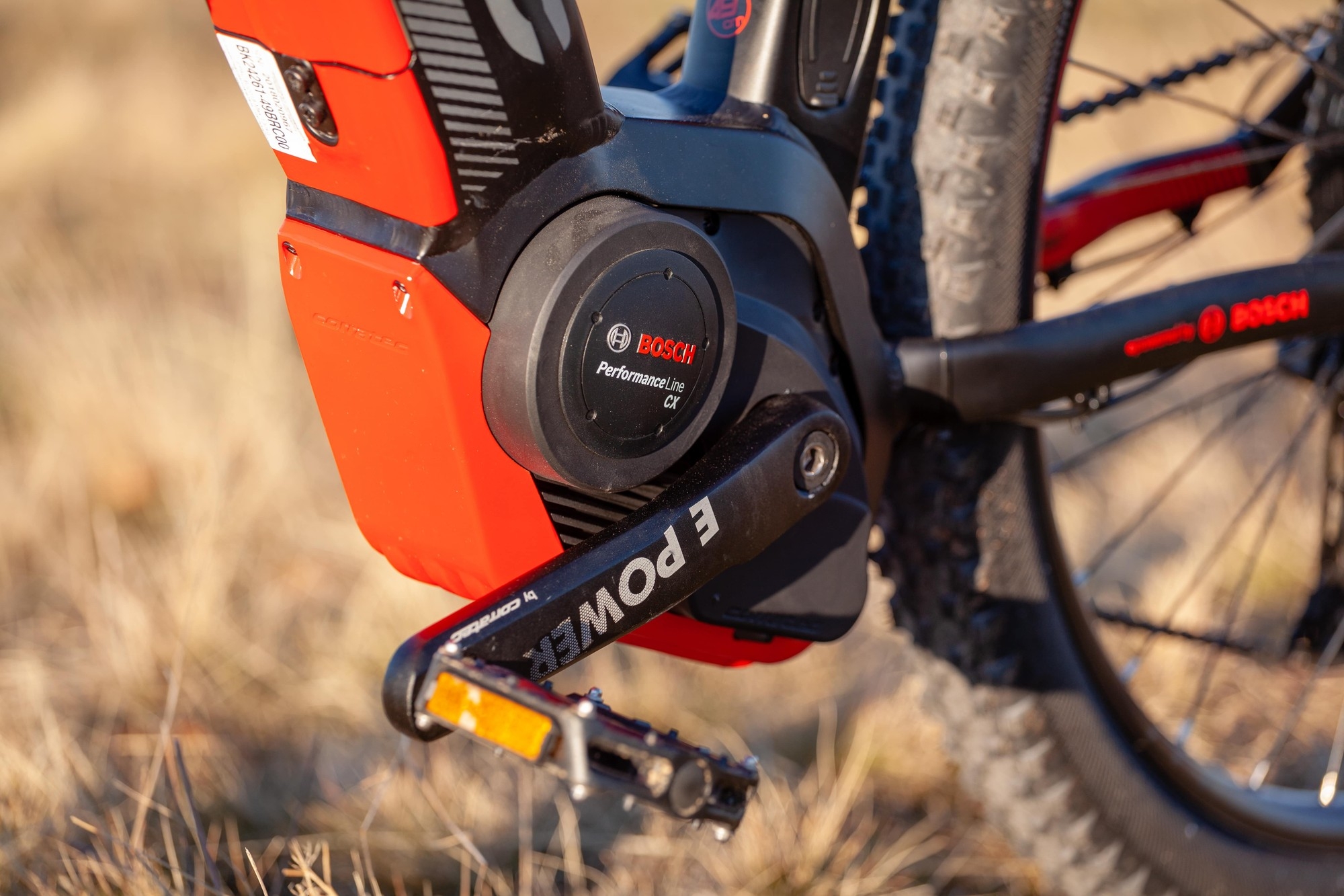 Das Bild zeigt den Bosch Performance Line CX Motor, der am E-Bike Modell Corratec X Vert montiert ist.