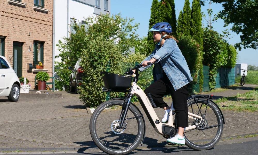 Entdecken Sie das Specialized City E-Bike, ideal für den urbane Fahrten. Komfort und Stil in einem modernen Elektro