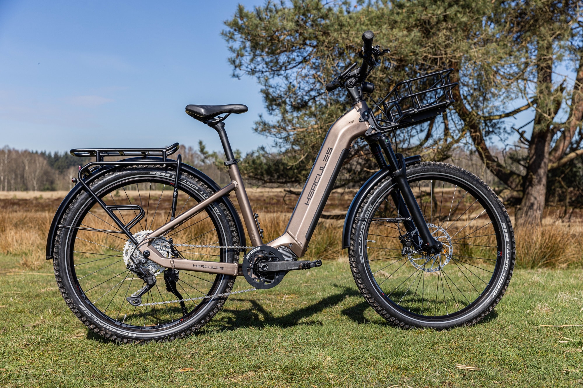 Entdecken Sie das Hercules NOS-SUV-2.2 E-Bike. Perfekt für Abenteurer, bietet es Stärke und Stil für jede Fahrt im