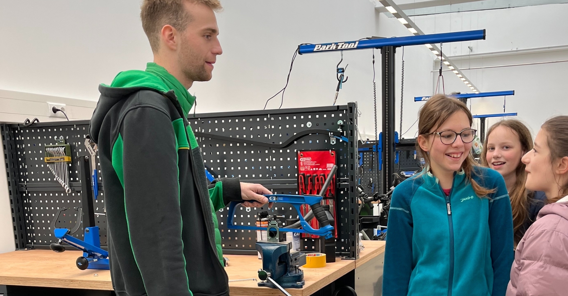Schülerinnen können am Girls' Day 2024 einen Blick hinter die Kulissen werfen