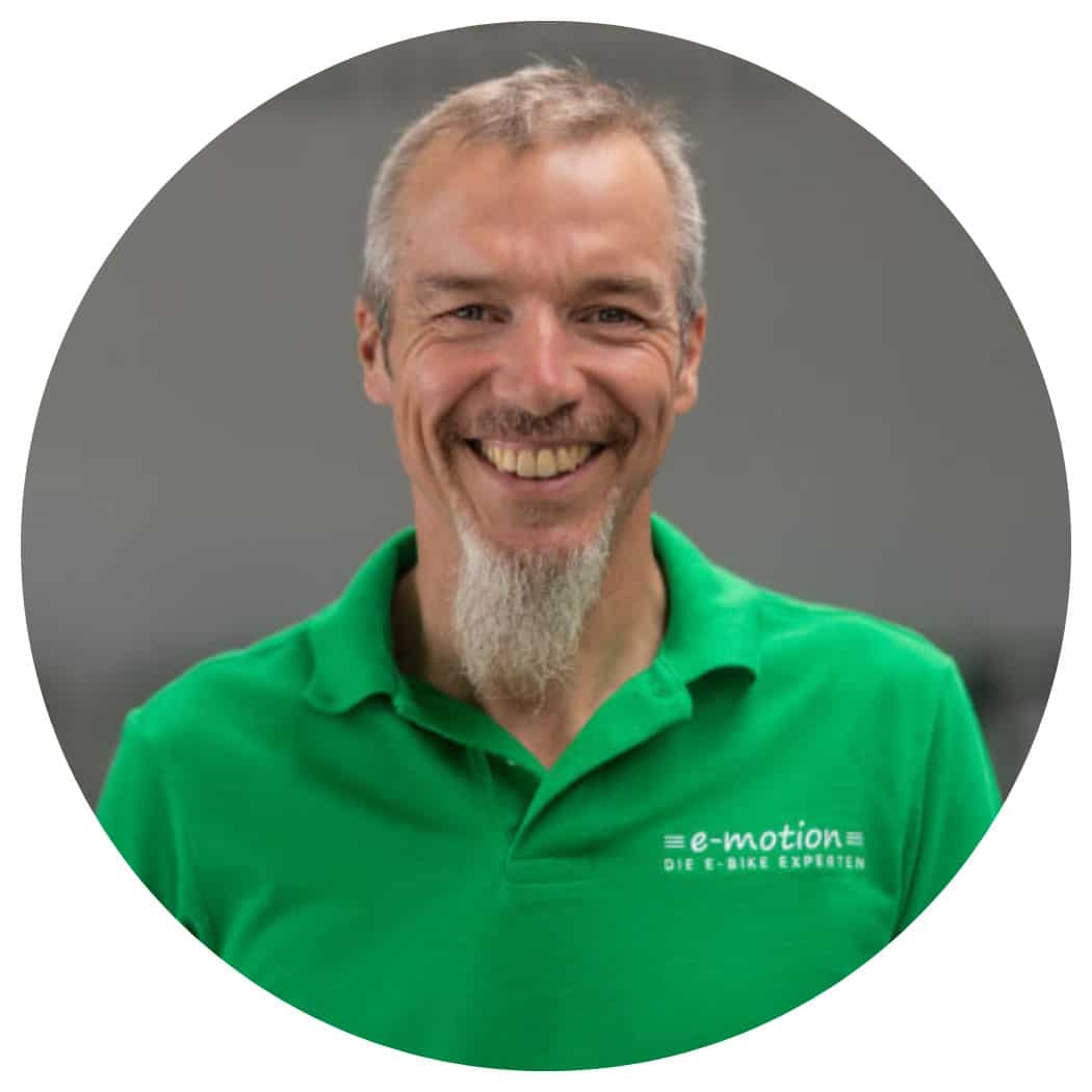 Erleben Sie hochwertige E-Bikes bei e-motion in Schwarzenfeld. Lassen Sie sich kompetent beraten von erfahrenen Exp