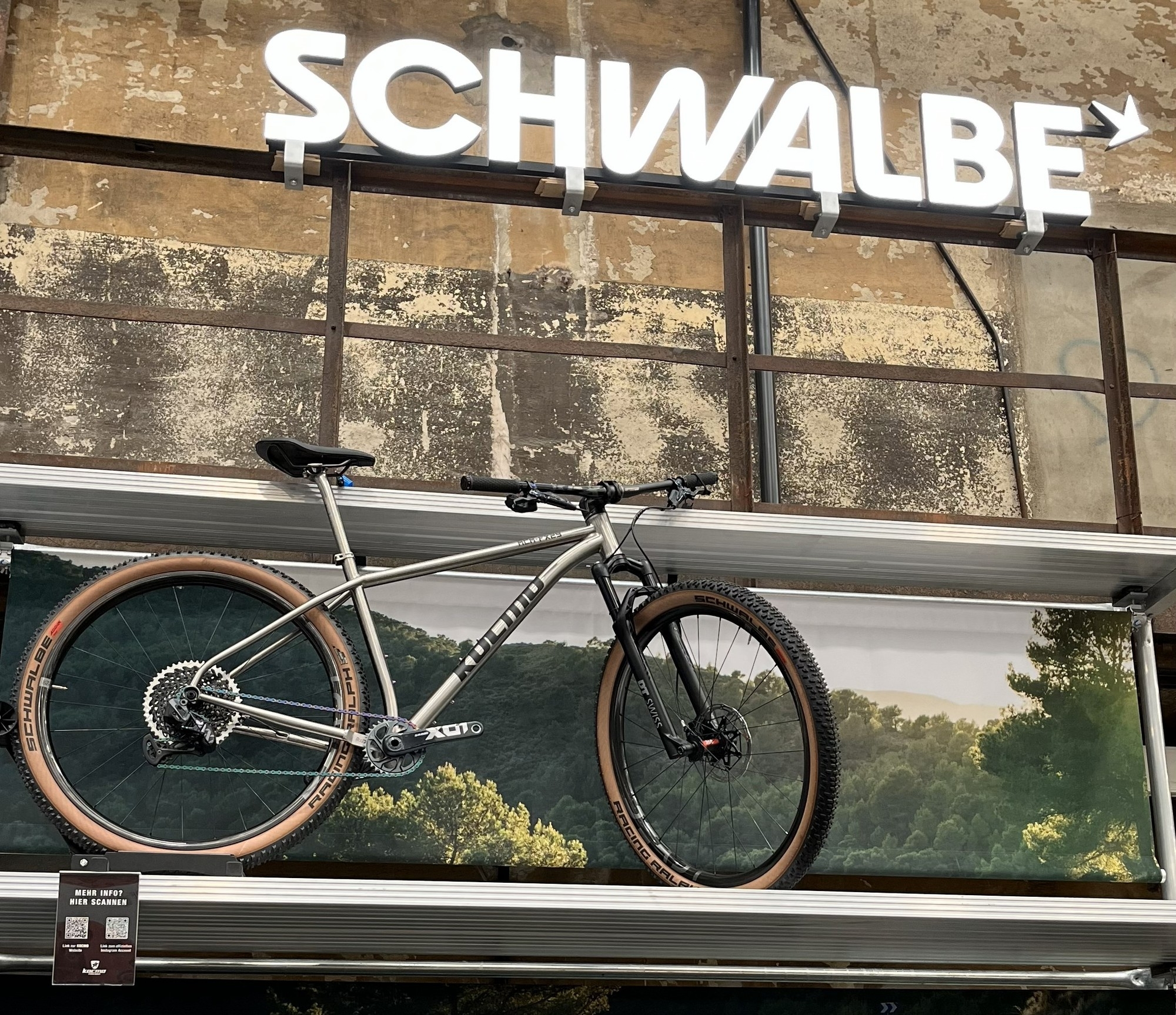 Das Bild zeigt die Firma Schwalbe auf der Cyclingworld 2024