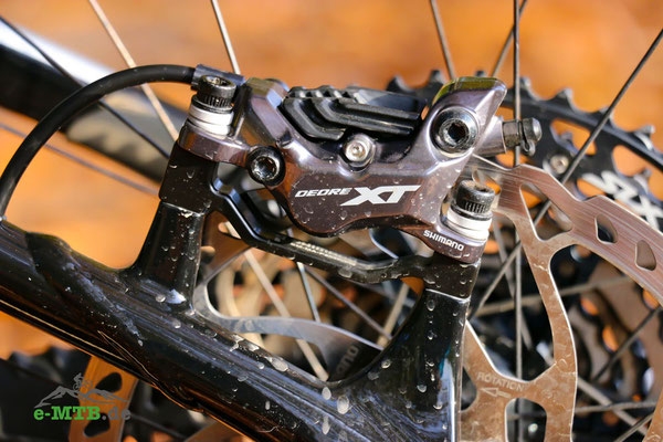 Entdecken Sie die leistungsstarke Shimano Deore XT Scheibenbremse am Giant Fahrrad. Perfekte Bremsleistung für Ihr