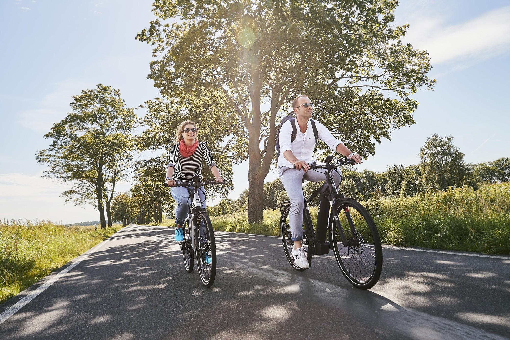 e-Bikes mit Enviolo Schaltsystem in natürlicher Umgebung