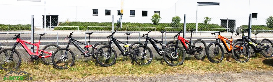 Entdecken Sie eine vielfältige Auswahl an E-Mountainbikes für jedes Abenteuer. Perfekt für Offroad-Touren in robust