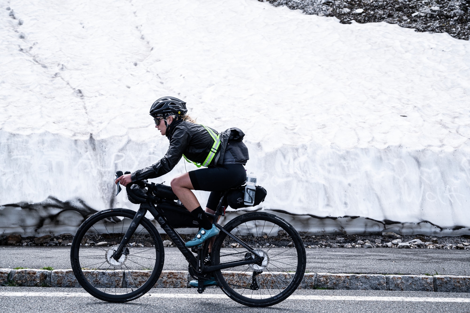 Entdecken Sie die Freiheit des Specialized Diverge MY21. Perfekt für anspruchsvolle Touren in alpiner Landschaft.