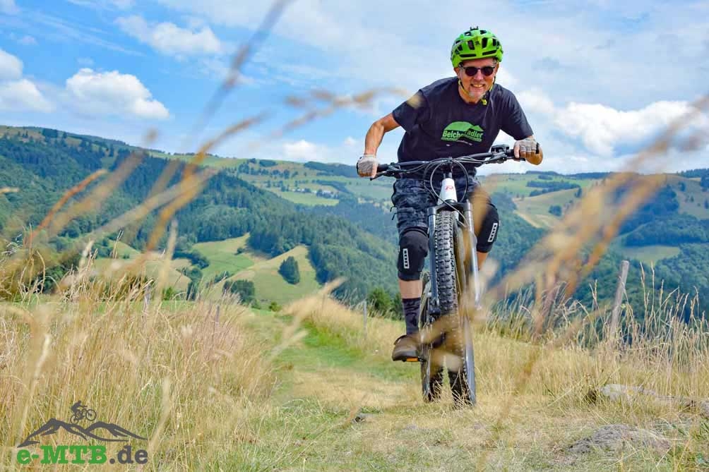 Entdecken Sie das TrailRay 17 und genießen Sie aufregende Fahrten in malerischer Landschaft. Perfekt für Abenteuerl