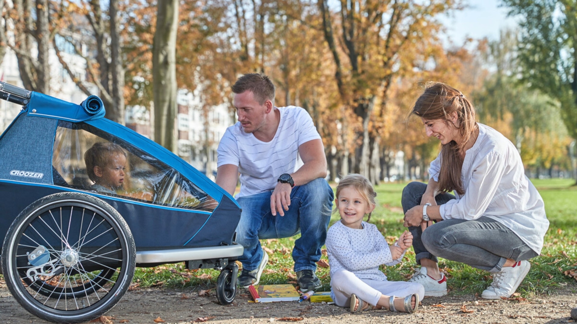 Entdecken Sie den Croozer Kinderanhänger: Perfekt für Familienausflüge. Robust und sicher, ideal für aktive Eltern